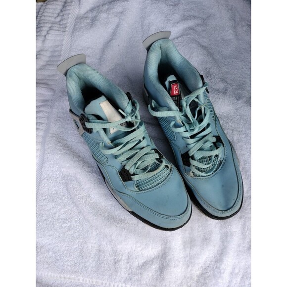 Athletic_Shoes